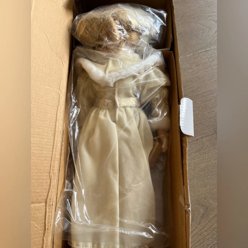 Vintage Winter Porcelain Doll, Lauren, Heritage Signature Collection